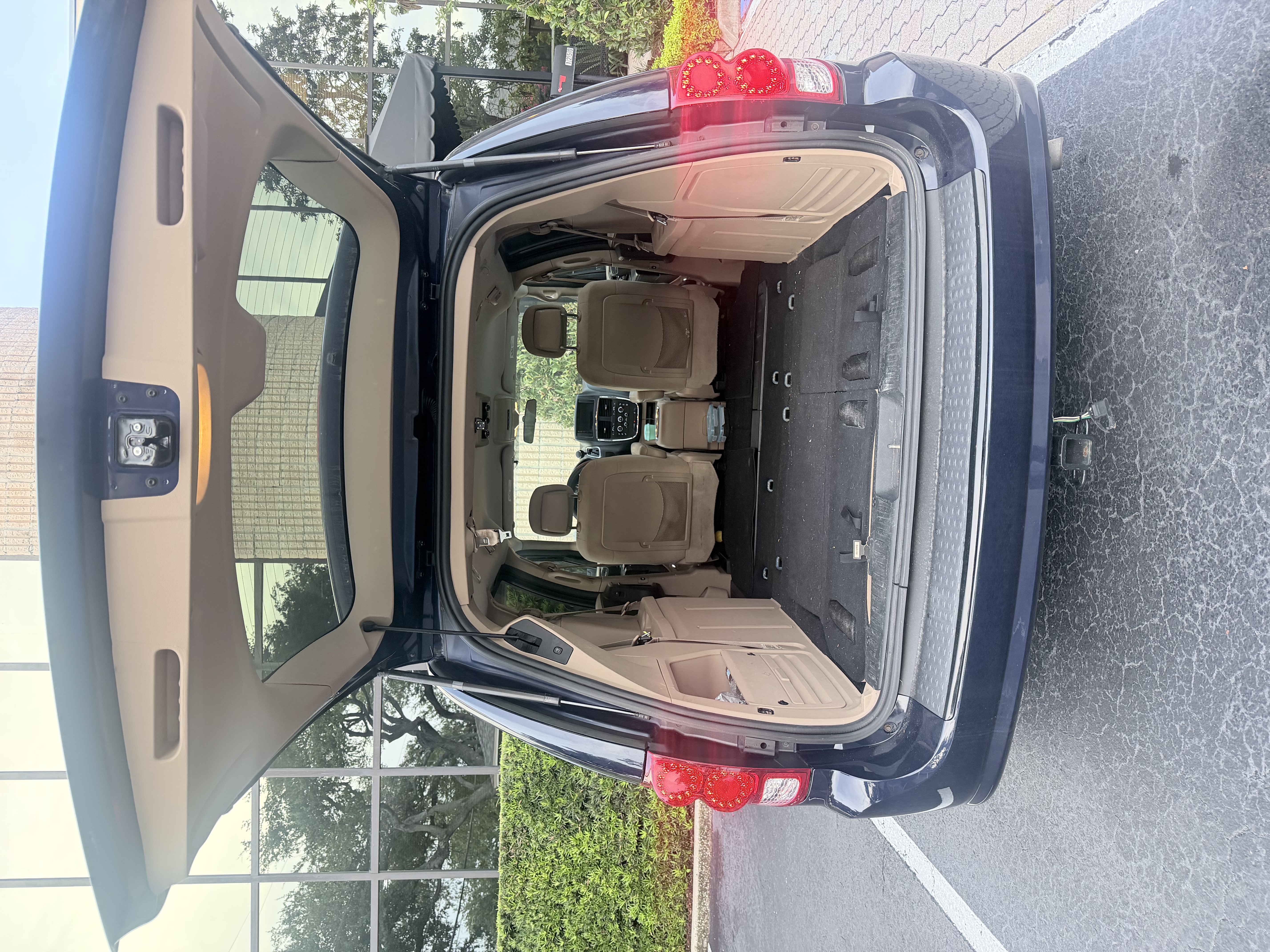 Used 2015 Dodge Grand Caravan SXT FWD image 10