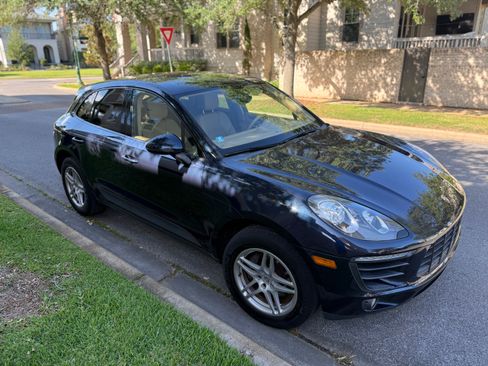 Used 2017 Porsche Macan AWD/4WD image 1