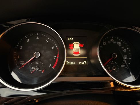 Used 2016 Volkswagen Jetta GLI SE image 8