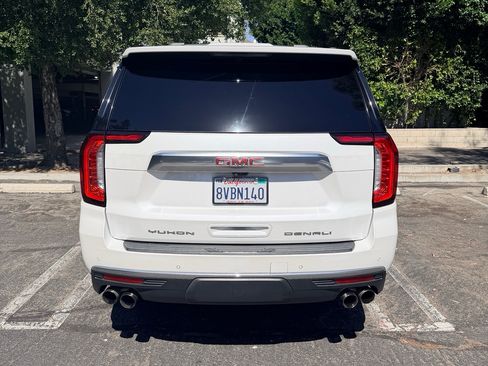 Used 2021 GMC Yukon XL Denali w/ Denali Premium Package AWD/4WD image 6