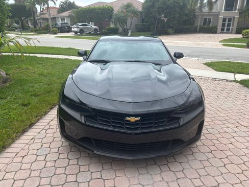 Used 2019 Chevrolet Camaro LT RWD image 1