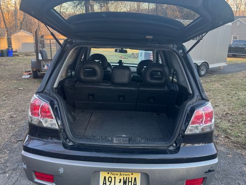 Used 2004 Mitsubishi Outlander XLS image 8