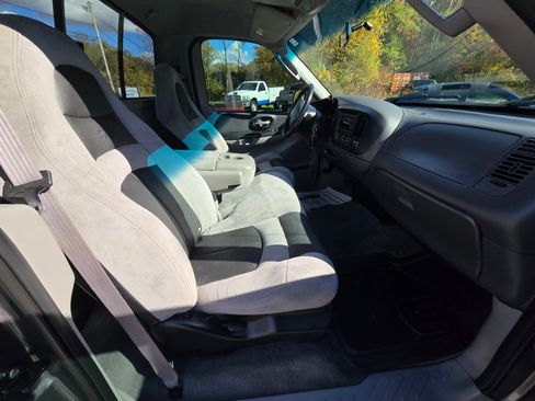 Used 2004 Ford F150 Lightning image 25