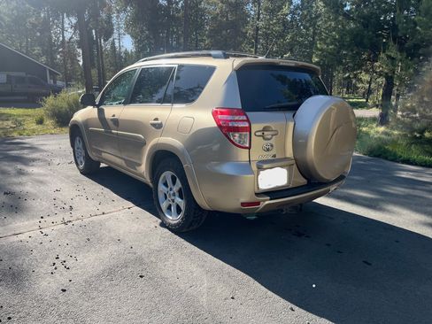 Used 2012 Toyota RAV4 Limited w/ Premium Plus Value Pkg AWD/4WD image 4