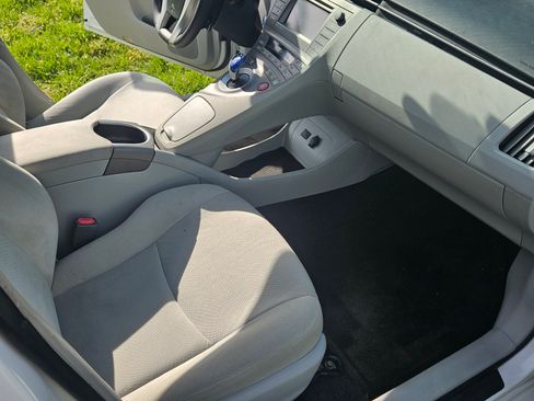 Used 2015 Toyota Prius Three image 14