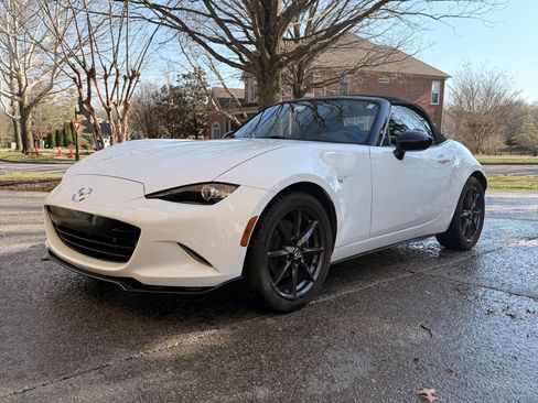 Used 2016 MAZDA MX-5 Miata Club image 1