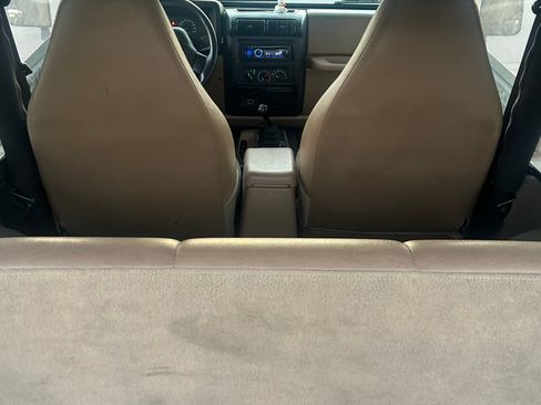 Used 2002 Jeep Wrangler SE image 10