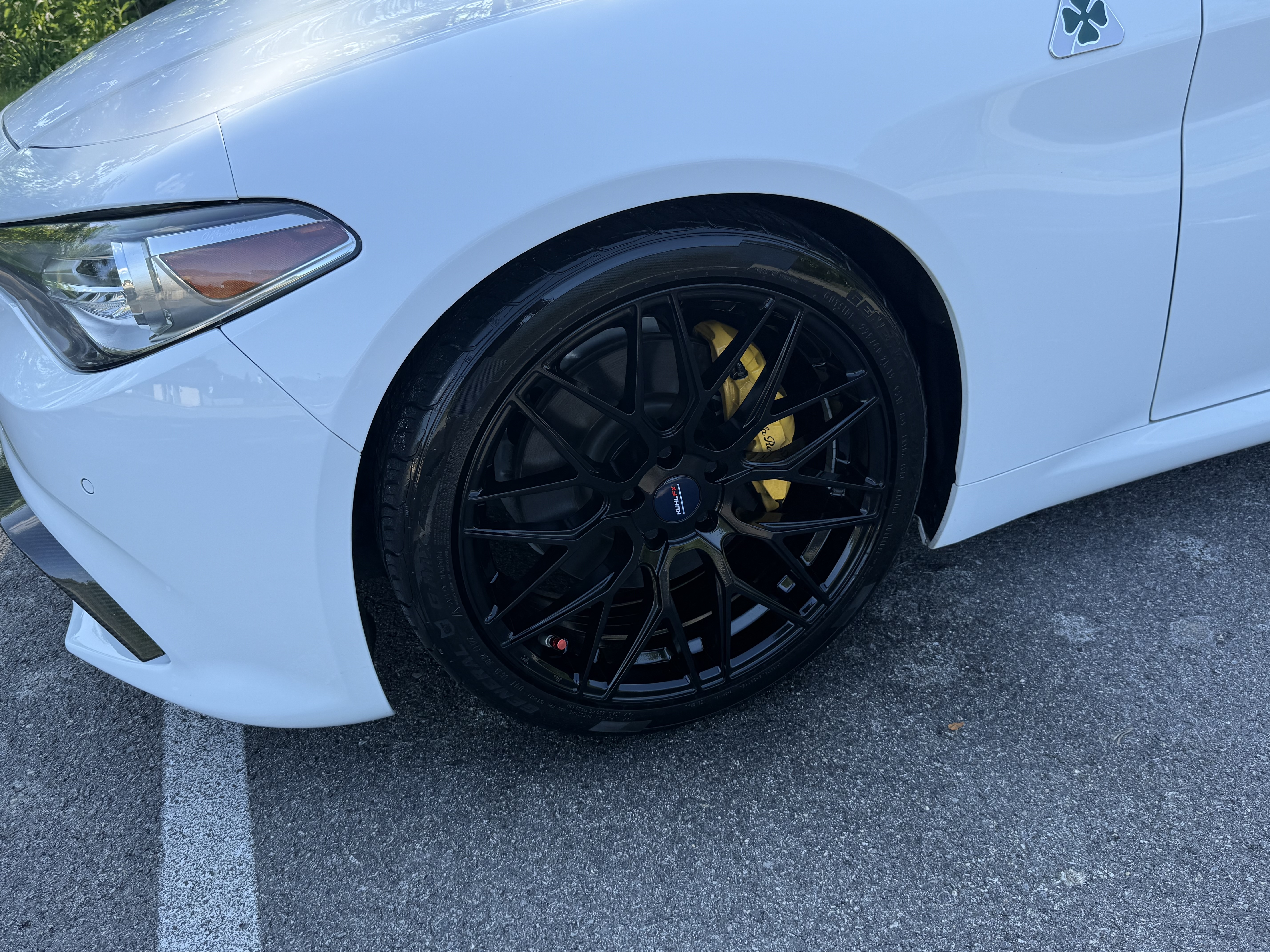 Used 2017 Alfa Romeo Giulia Ti w/ TI 19" Sport Package RWD image 9
