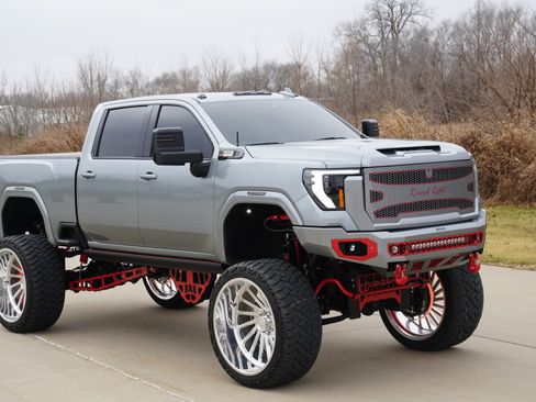 Used 2024 GMC Sierra 2500 AT4 w/ AT4 Premium Plus Package image 8