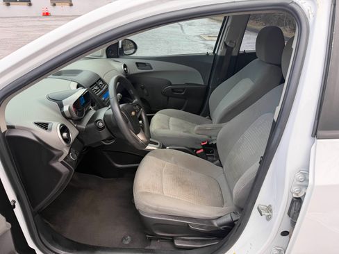 Used 2016 Chevrolet Sonic LS image 8