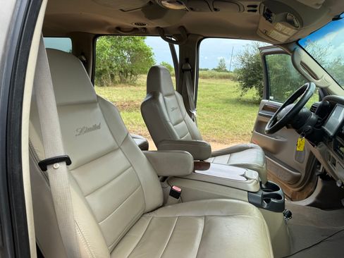 Used 2005 Ford Excursion Limited AWD/4WD image 9