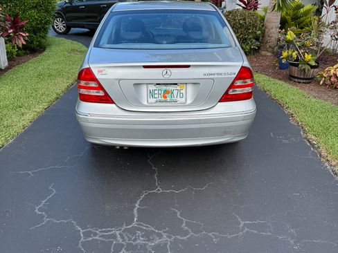 Used 2003 Mercedes-Benz C 230 Sedan image 6