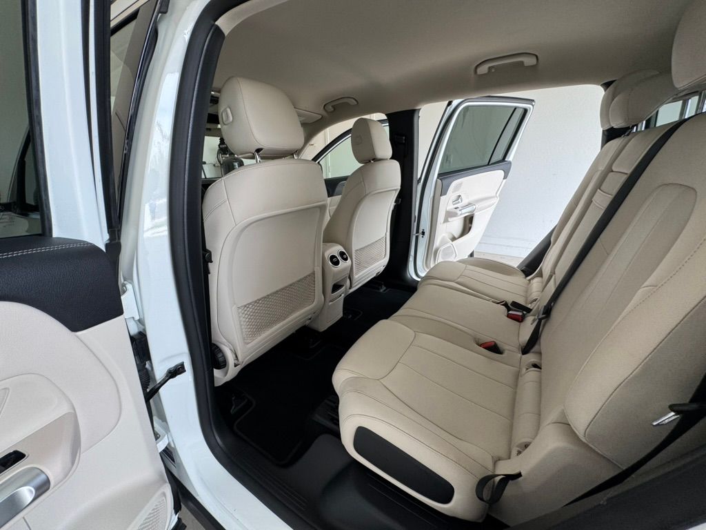 Used 2022 Mercedes-Benz EQB 300 4MATIC image 15