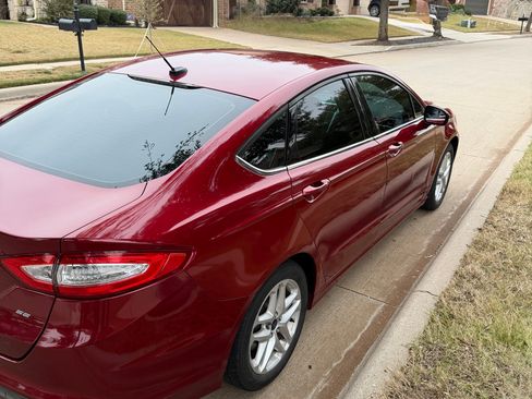 Used 2015 Ford Fusion SE image 5