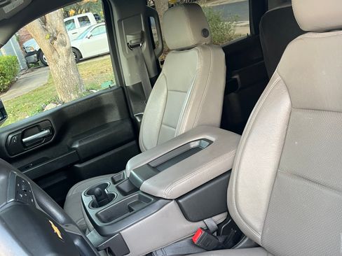 Used 2023 Chevrolet Silverado 2500 Custom w/ Custom Value Package image 8