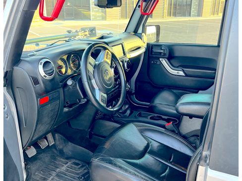 Used 2015 Jeep Wrangler Rubicon image 12