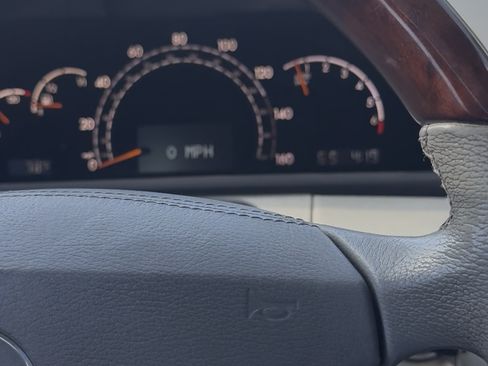 Used 2005 Mercedes-Benz CL 500 image 2