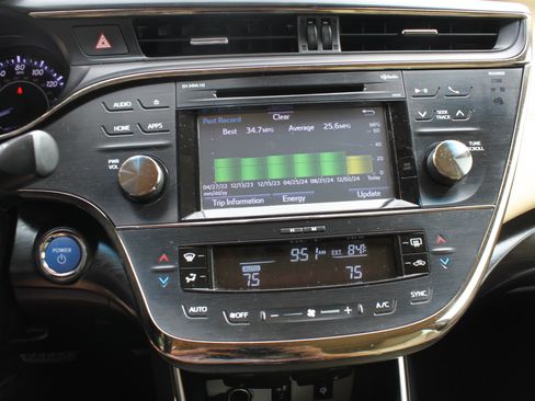 Used 2018 Toyota Avalon XLE Premium FWD image 21