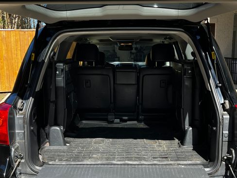 Used 2014 Toyota Land Cruiser image 9