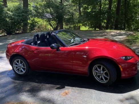 Used 2016 MAZDA MX-5 Miata Sport RWD image 10