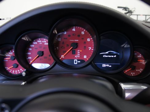 Used 2017 Porsche 911 Carrera 4 image 31