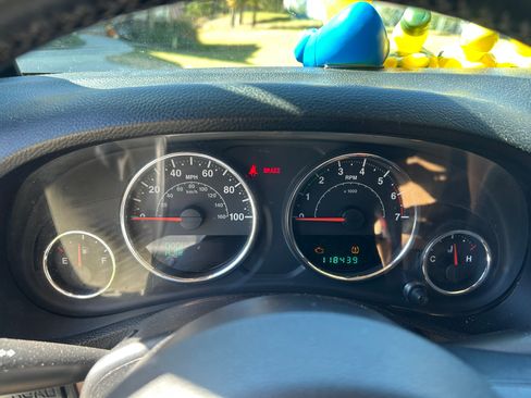 Used 2011 Jeep Wrangler Unlimited Rubicon w/ Call of Duty Group image 16