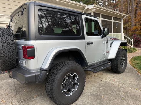 Used 2023 Jeep Wrangler Rubicon w/ LED Lighting Group image 4