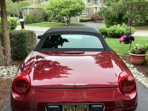 Used 2004 Ford Thunderbird RWD image 4