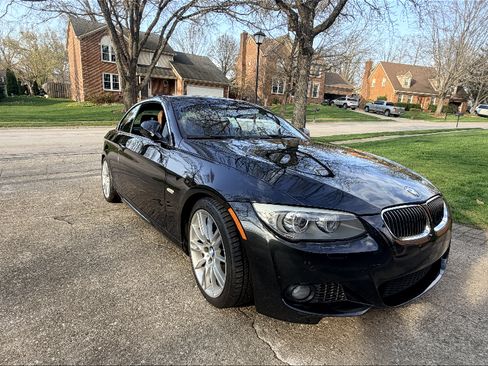 Used 2011 BMW 335i Convertible image 10