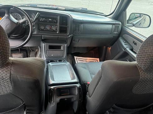 Used 2002 Chevrolet Avalanche 4x4 w/ Off-Road Suspension Pkg image 16