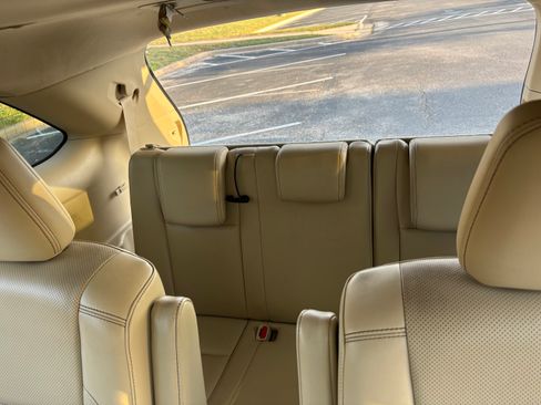 Used 2015 Toyota Highlander Limited image 18