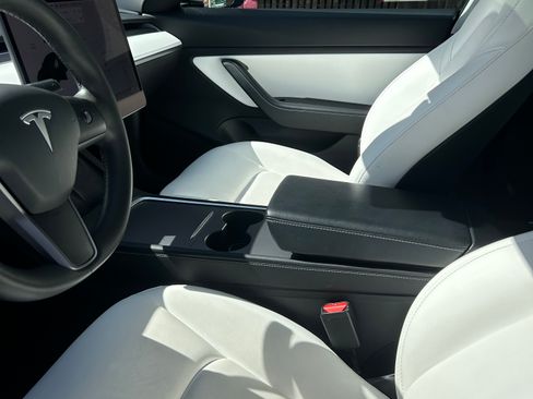 Used 2021 Tesla Model 3 Standard Range Plus image 15