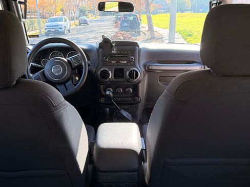 Used 2015 Jeep Wrangler Sport image 8