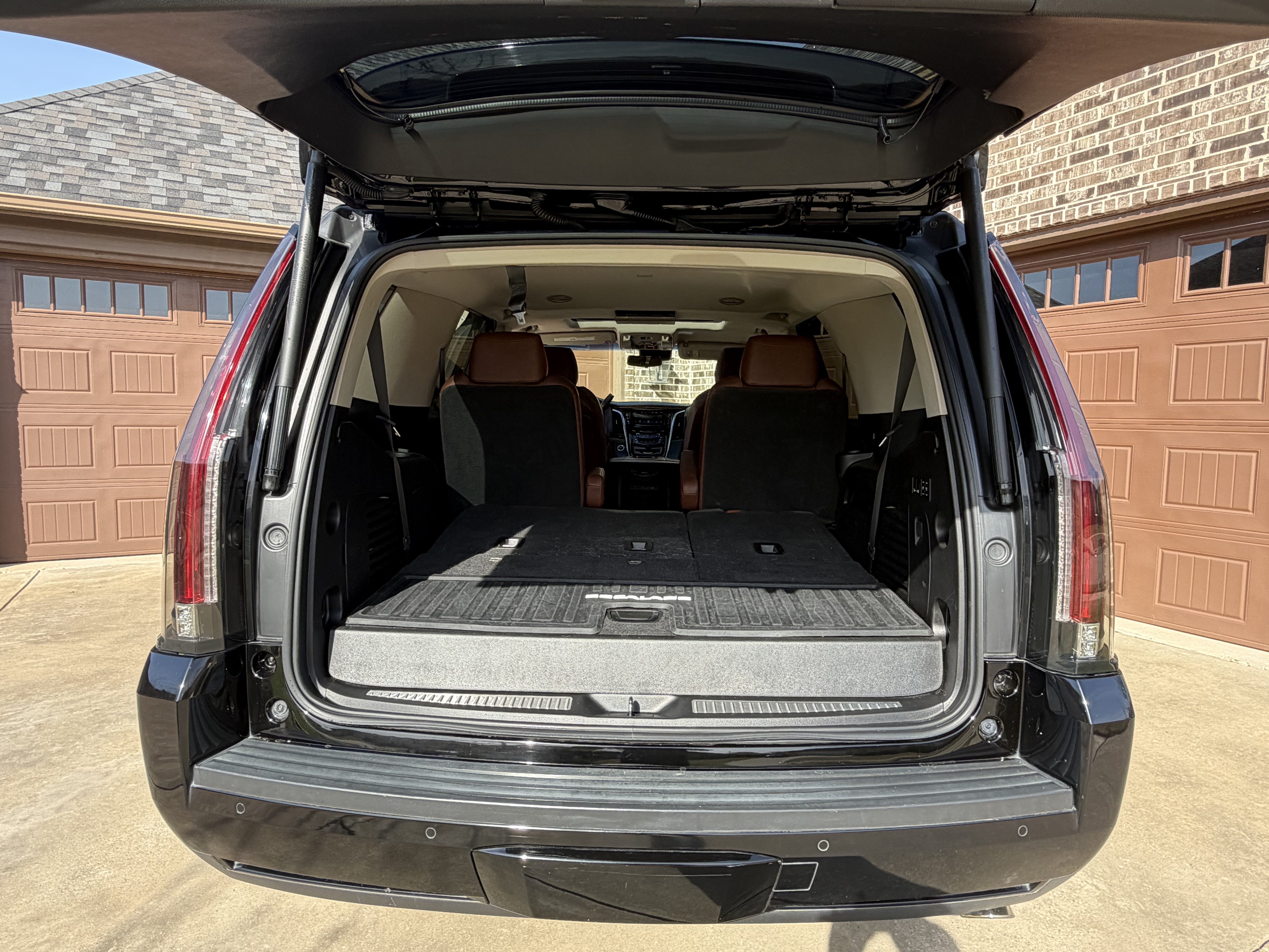 Used 2019 Cadillac Escalade Premium Luxury AWD/4WD image 31