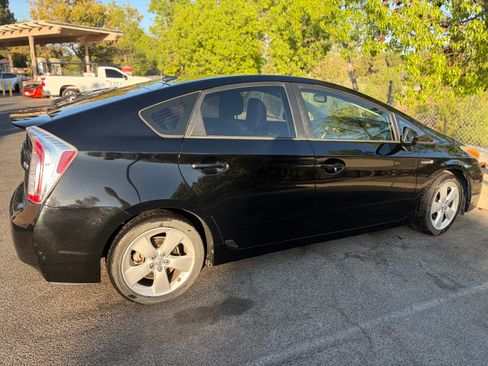 Used 2013 Toyota Prius Five FWD image 5