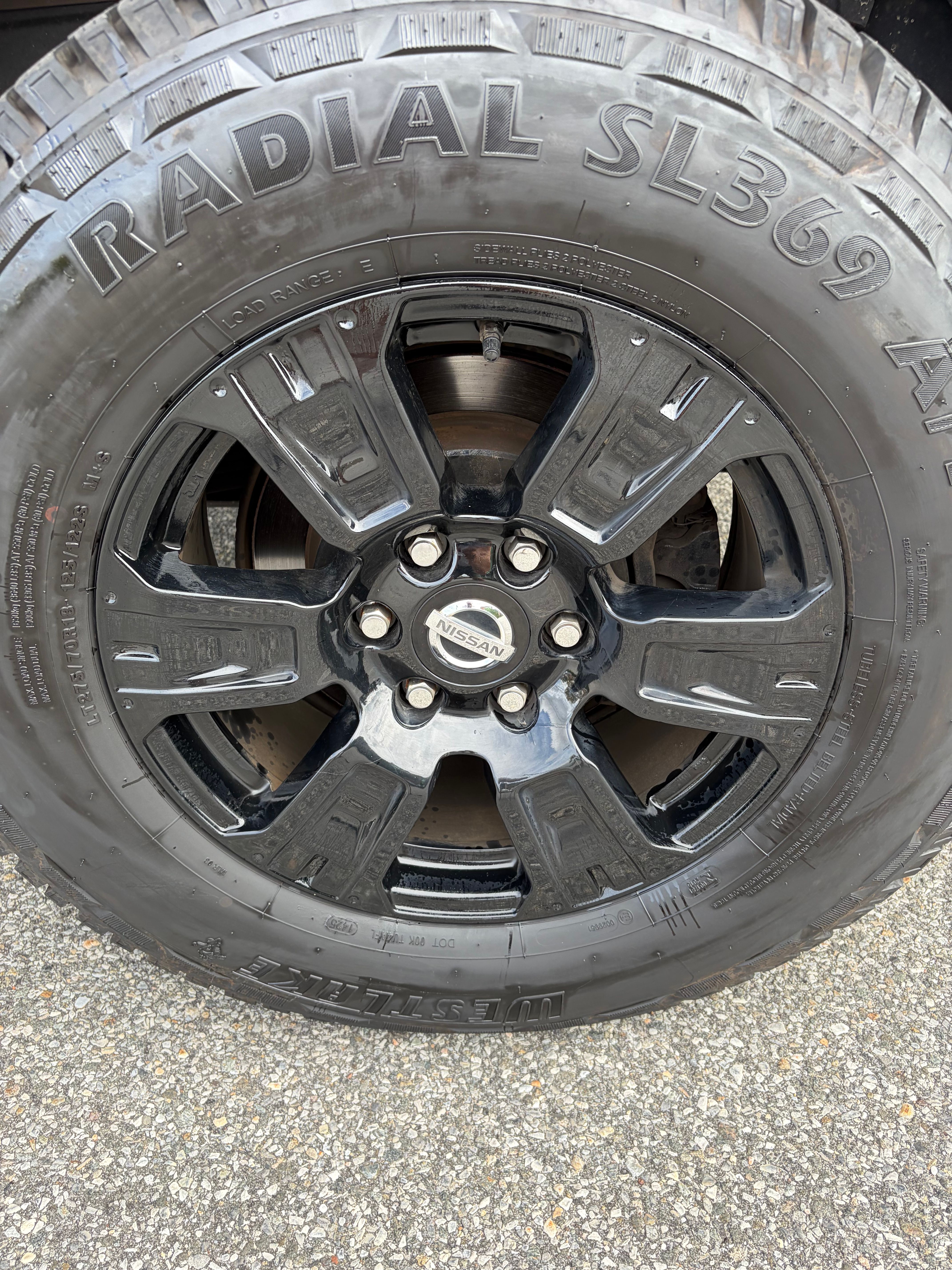 Used 2017 Nissan Titan SV AWD/4WD image 11