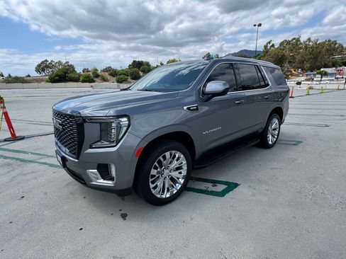 Used 2022 GMC Yukon SLE RWD image 1