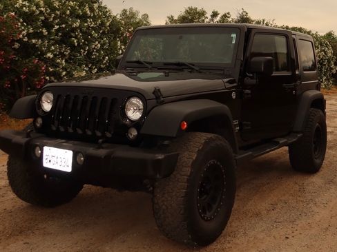 Used 2015 Jeep Wrangler Unlimited Sport w/ Quick Order Package 24S AWD/4WD image 1