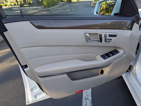 Used 2015 Mercedes-Benz E 350 4MATIC Wagon image 12