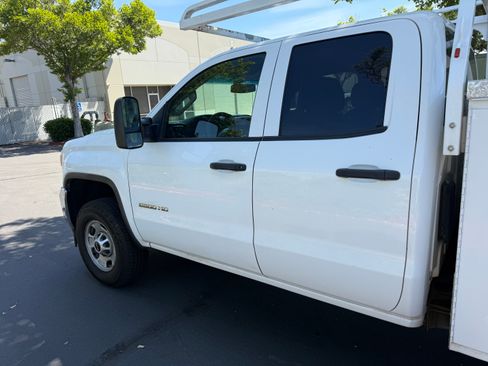 Used 2015 GMC Sierra 2500 2WD Double Cab w/ Sierra Convenience Package image 9