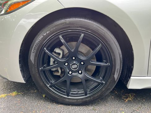 Used 2017 Hyundai Elantra Sport w/ Sport Premium Package 06 FWD image 10
