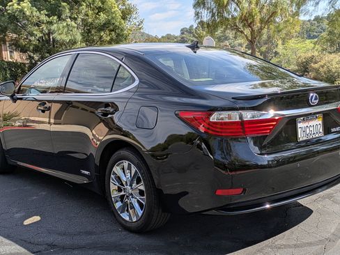 Used 2014 Lexus ES 300h image 10