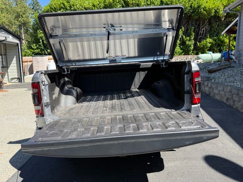 Used 2024 RAM 1500 Laramie AWD/4WD image 10