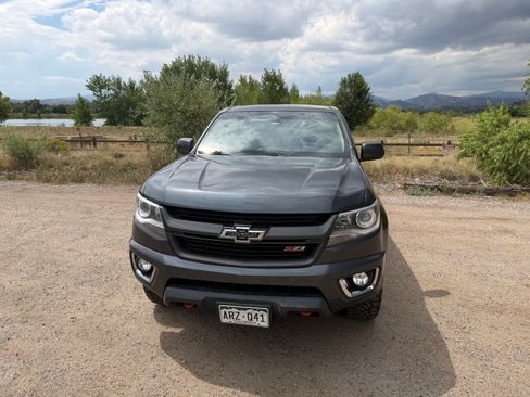 Used 2015 Chevrolet Colorado Z71 w/ LPO, Gearon Divider Package AWD/4WD image 2