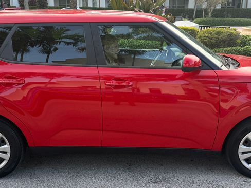 Used 2021 Kia Soul LX FWD image 5