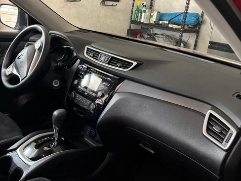 Used 2016 Nissan Rogue S AWD/4WD image 17