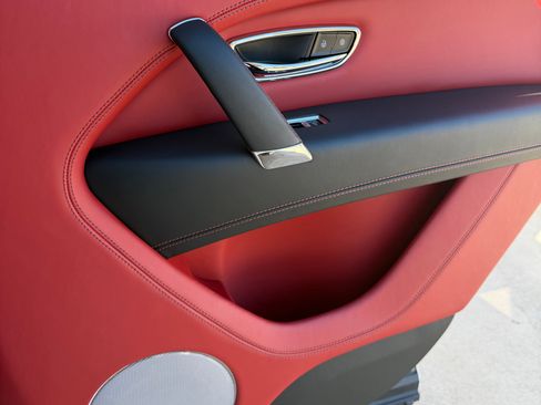 Used 2019 Bentley Bentayga image 9