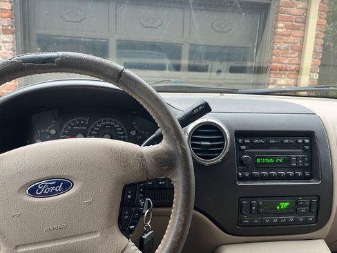 Used 2004 Ford Expedition Eddie Bauer image 23