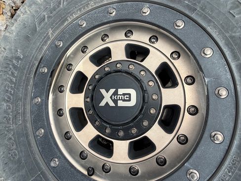 Used 2020 Jeep Gladiator Overland image 17