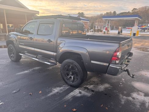 Used 2013 Toyota Tacoma PreRunner image 5